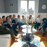 Photo de groupes dans les  murs de l'association Aportée d'elles à Valenciennes